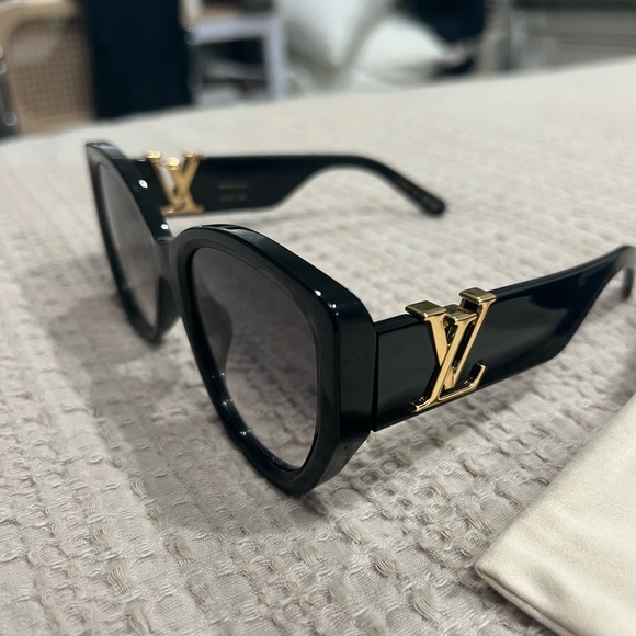 SOLD - Picture 4 of 14